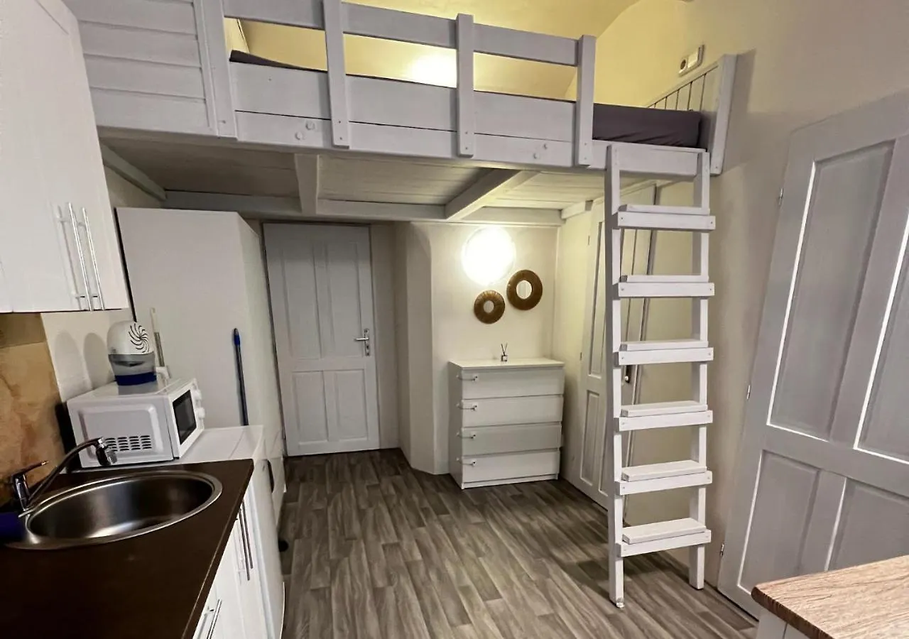 Cozy Oasis - Central & Quiet Praga Apartamento