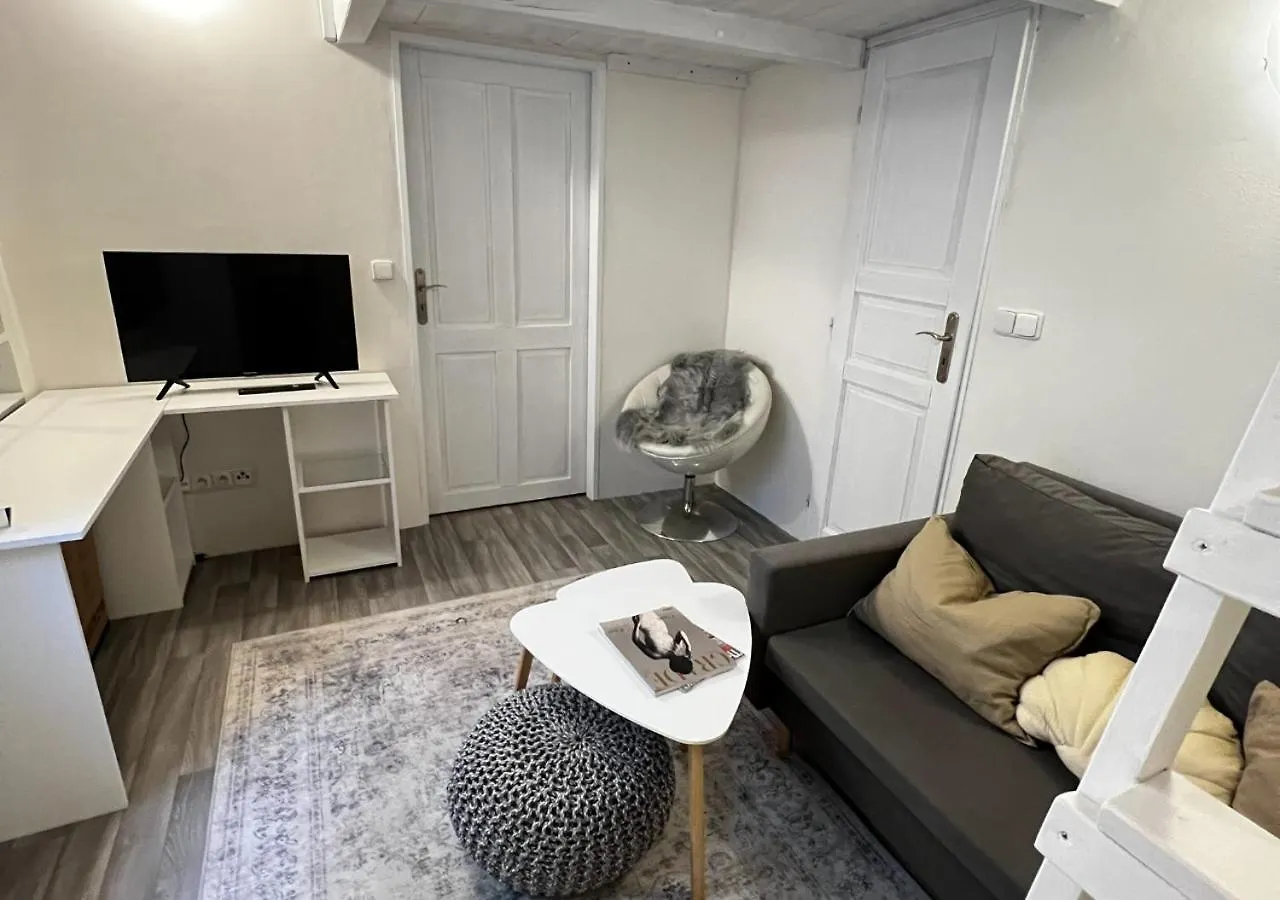 Cozy Oasis - Central & Quiet Praga Apartamento